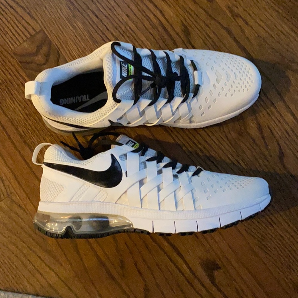 Nike finger trap max size 10 brand new
